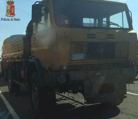 Traffico mezzi militari da Italia a Somalia, 4 arresti
