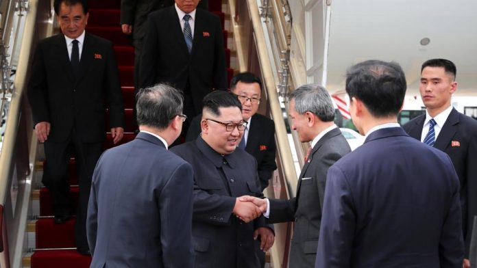 singapore-arrival-foreign-minister-singapore-balakrishnan-welcomes_f0ec290c-6c87-11e8-a936-b61db2dd9125